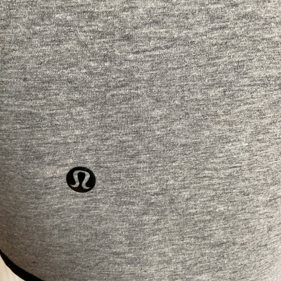 Lululemon Reversible Vest, Size 6 - Picture 5 of 10